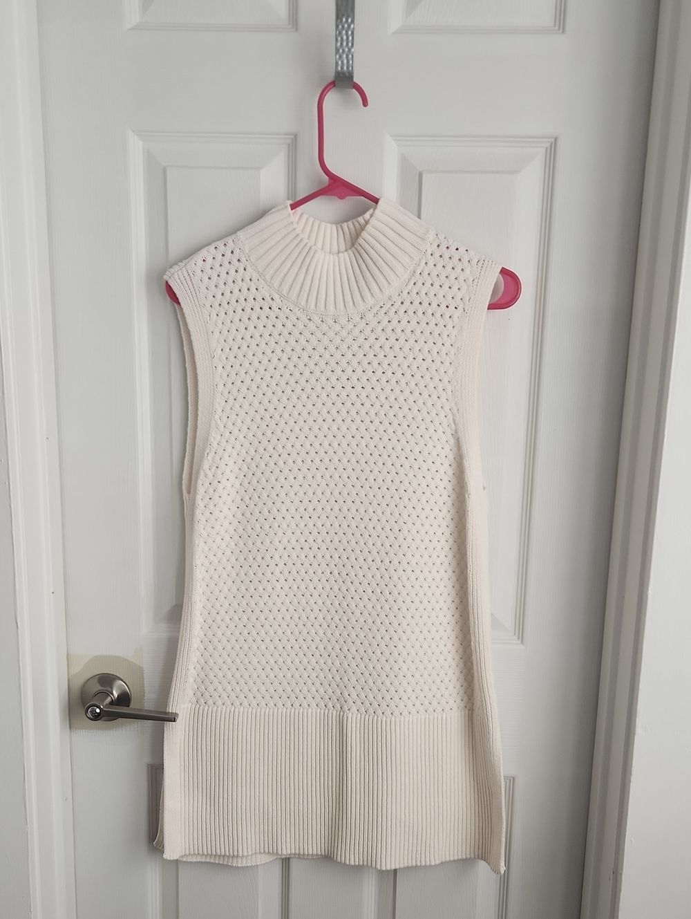 White House Black Market Cream Sleeveless Turtleneck Knit Vest